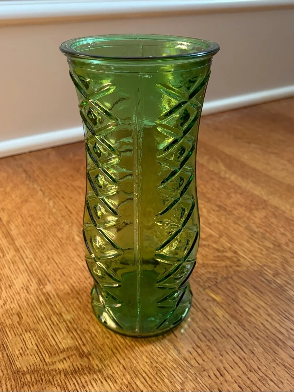 Mid Century EO Brody Co. Green Glass Vase 8.5” Tall Quilted Diamond C972 READ